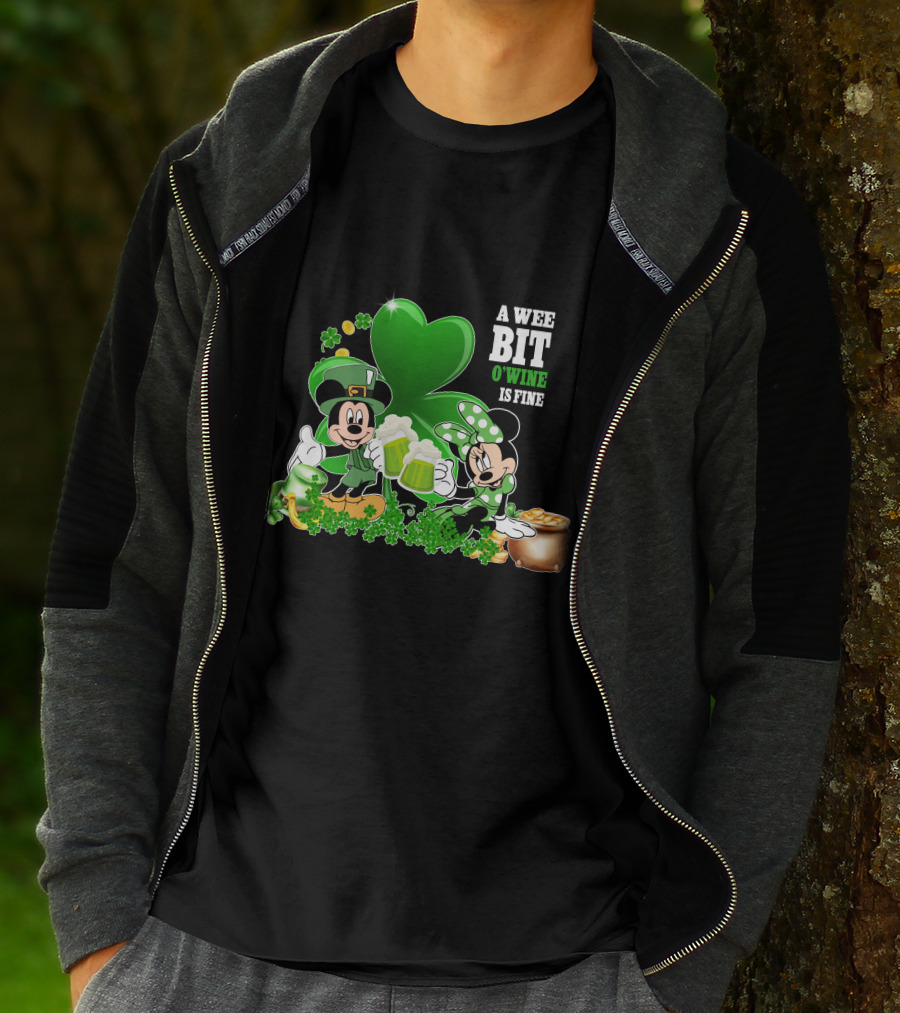 Mickey And Minnie A Wee Bit O'Wine Is Fine Patrick's Day T-Shirt
