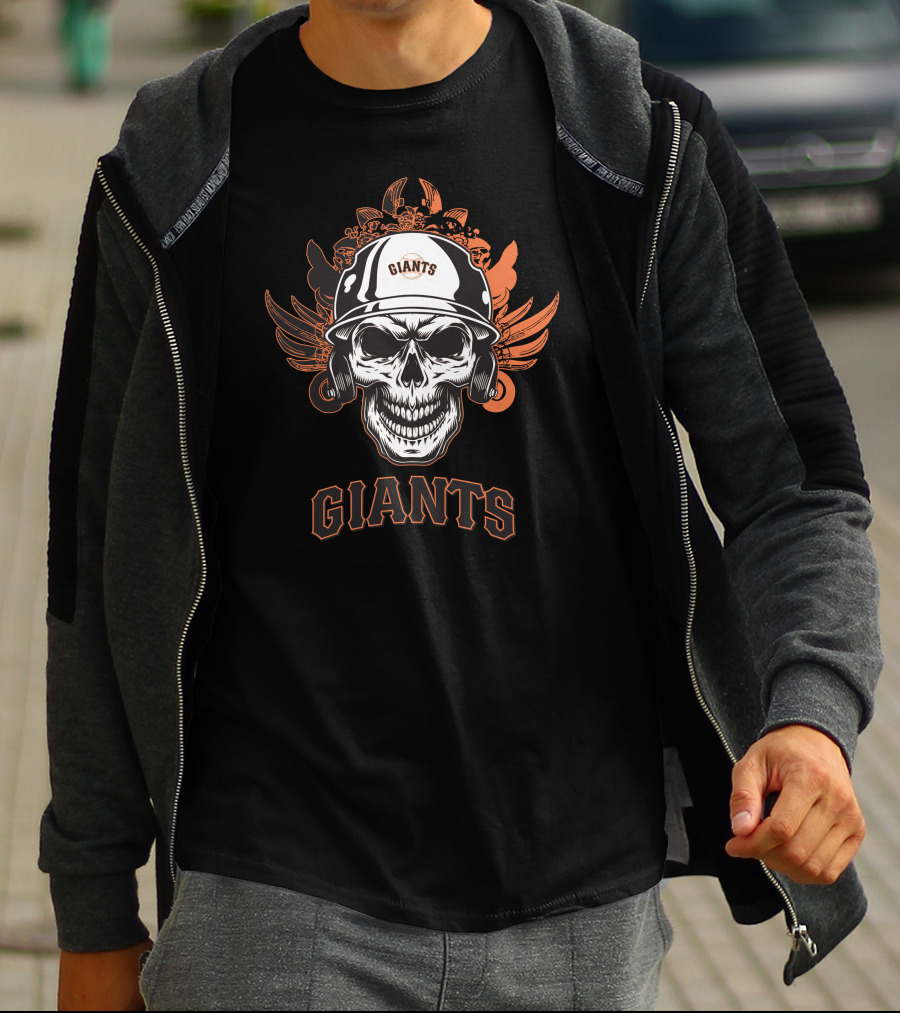 GIANTS Skull With Helmet And Wings T-Shirt
