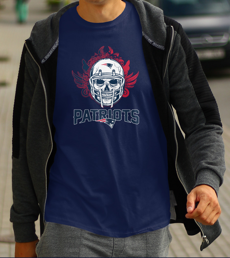 New England Patriots Skull Helmet Sports T-Shirt
