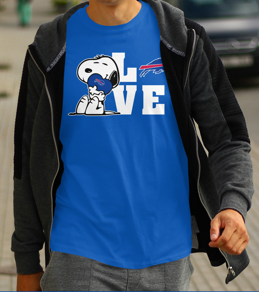 Snoopy Holding Heart Buffalo Bills Love T-Shirt