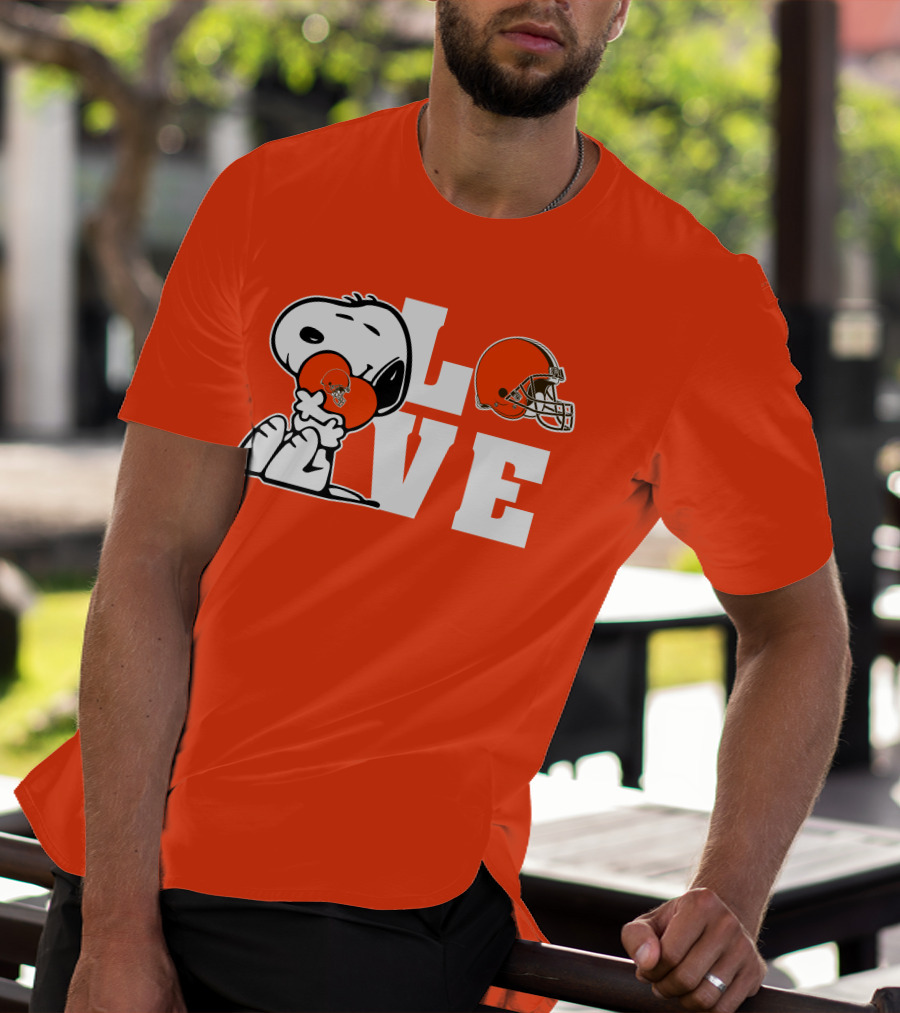 Snoopy Love Cleveland Browns Football Helmet T-Shirt