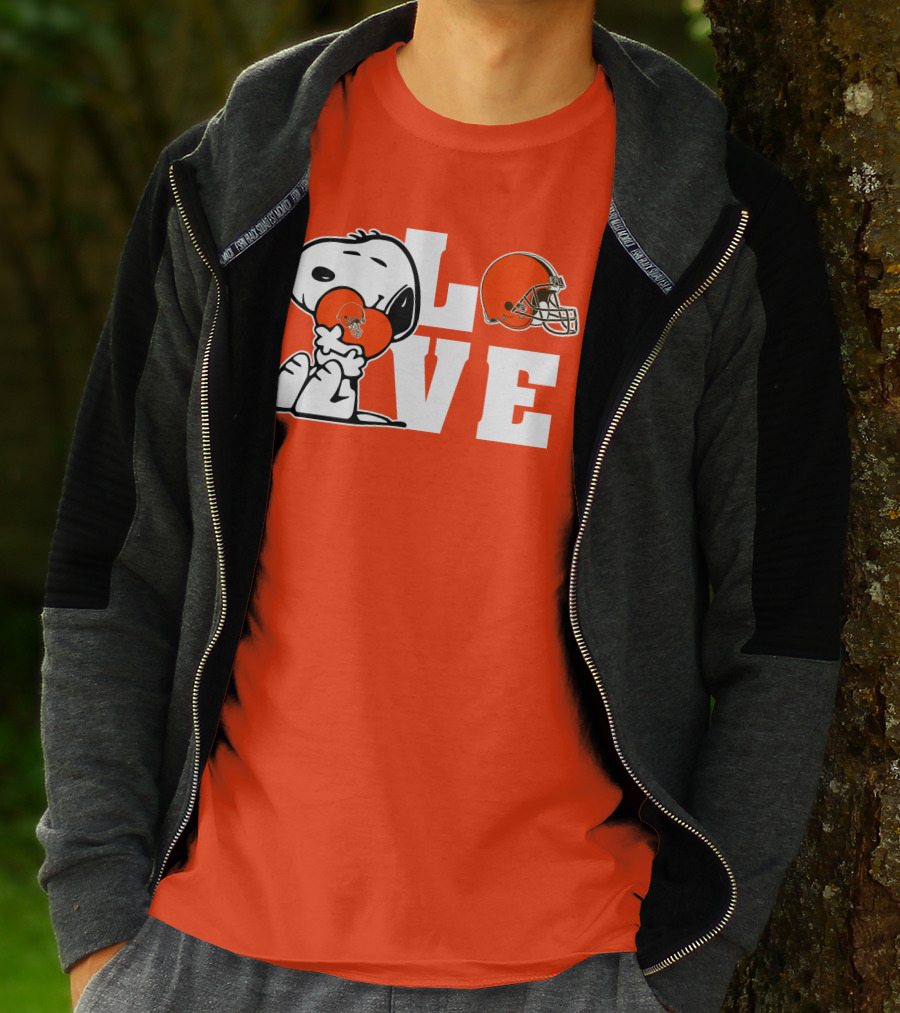 Snoopy Love Cleveland Browns Football Helmet T-Shirt