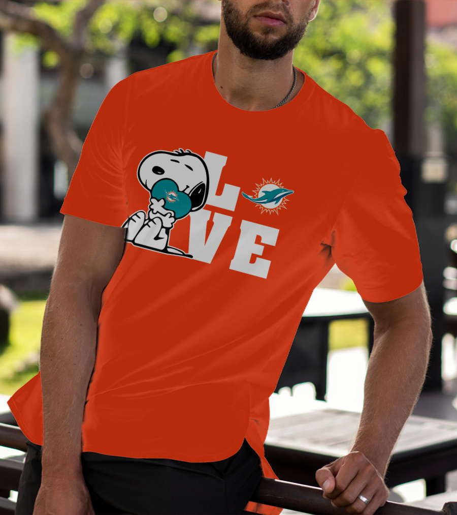 Snoopy Love Miami Dolphins Nfl Football Peanuts Fan T-Shirt