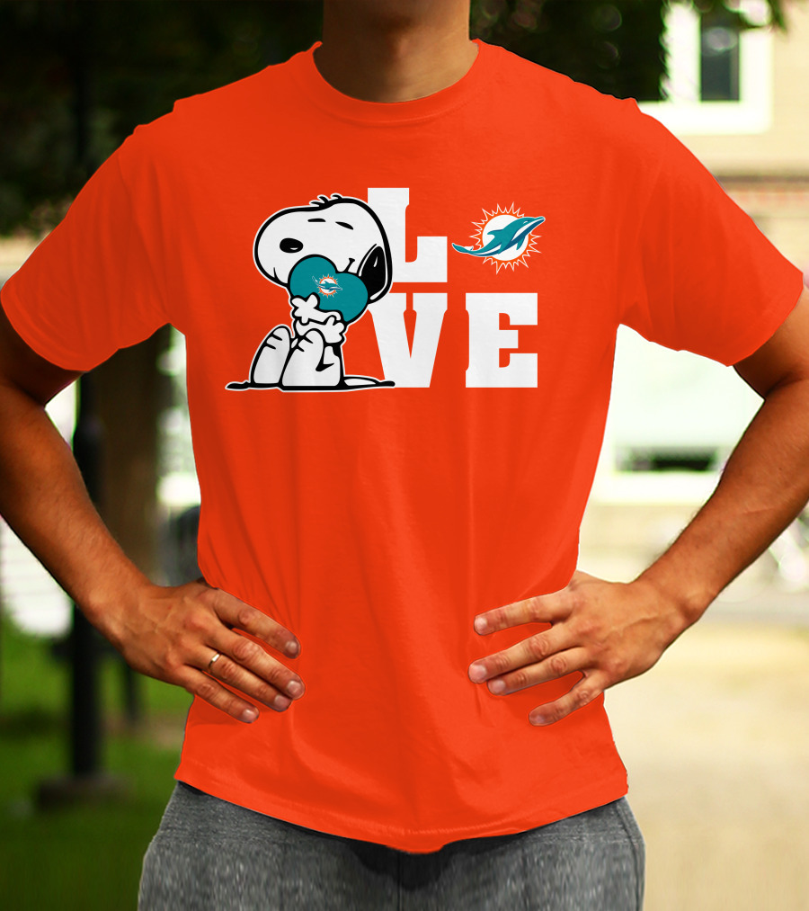 Snoopy Love Miami Dolphins Nfl Football Peanuts Fan T-Shirt
