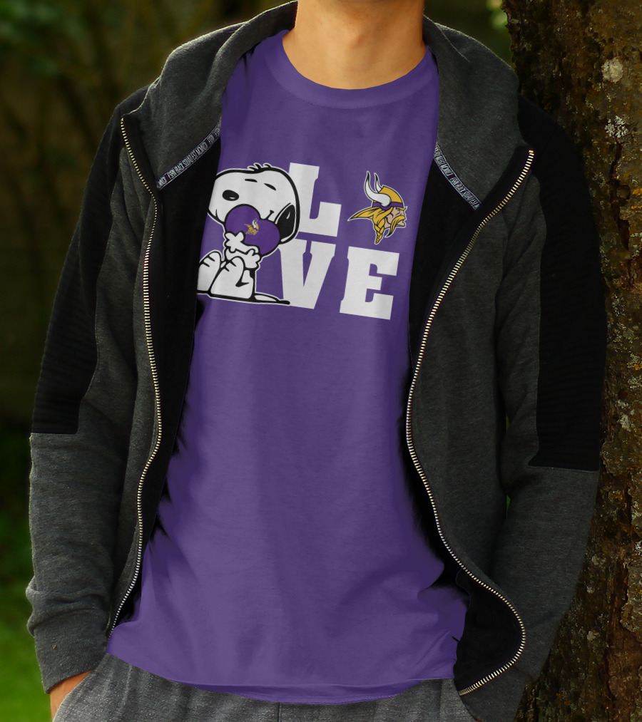 Snoopy Love Minnesota Vikings Logo Heart Hug T-Shirt