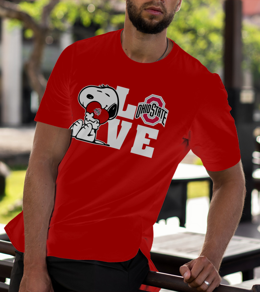 Snoopy Ohio State Buckeyes Love Peanuts Character Holding Heart With Buckeyes T-Shirt