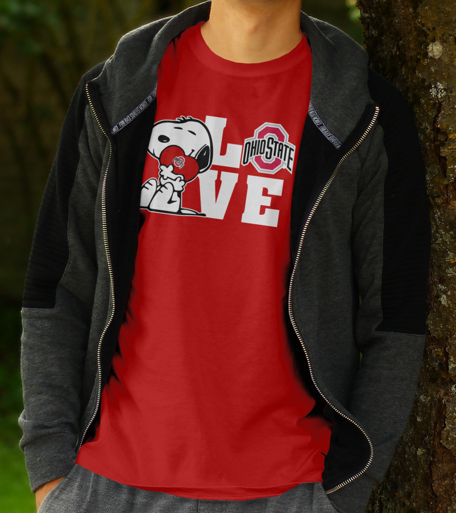 Snoopy Ohio State Buckeyes Love Peanuts Character Holding Heart With Buckeyes T-Shirt