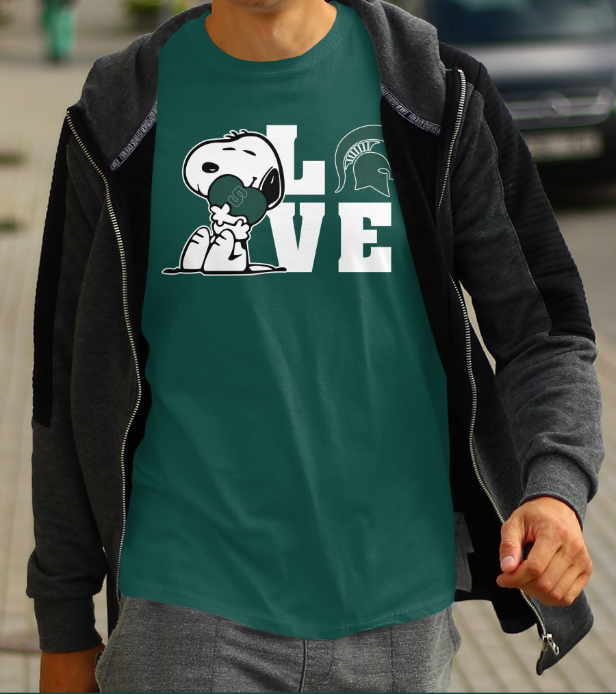 Snoopy Hugging Heart With Michigan State Spartans Helmet LOVE T-Shirt