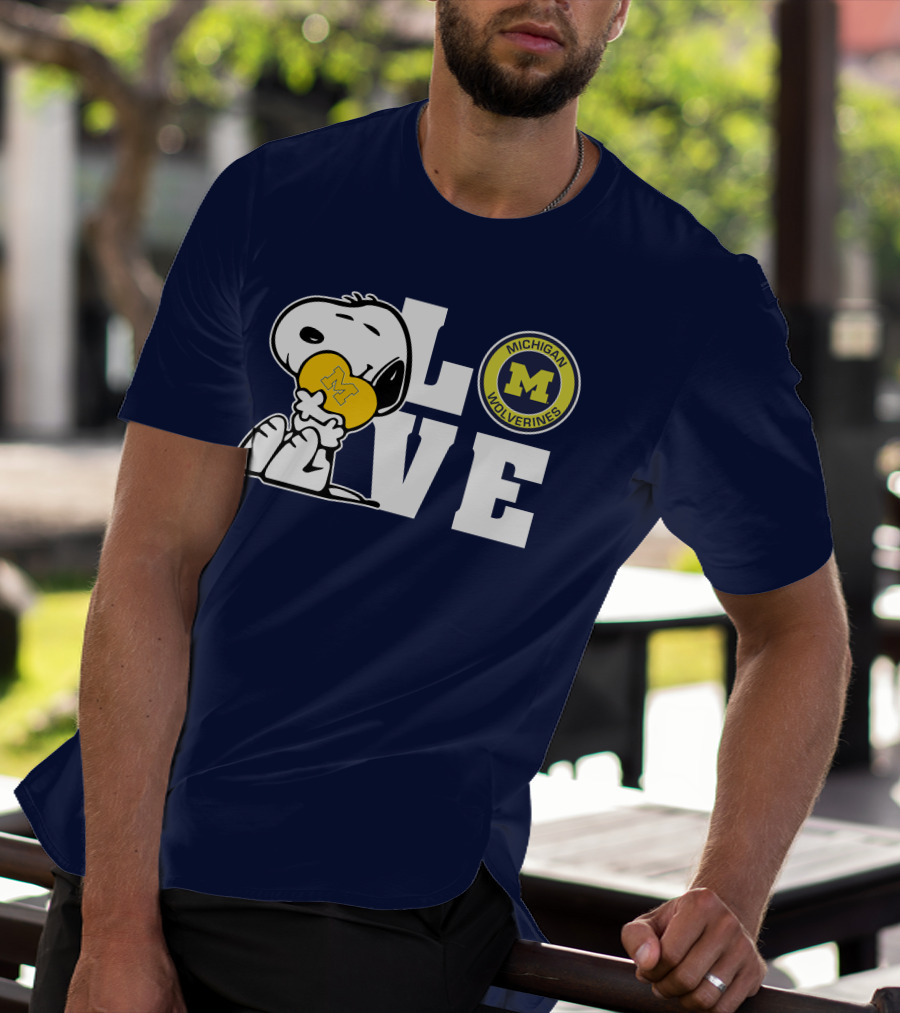 Snoopy Love Michigan Wolverines Peanuts Football T-Shirt
