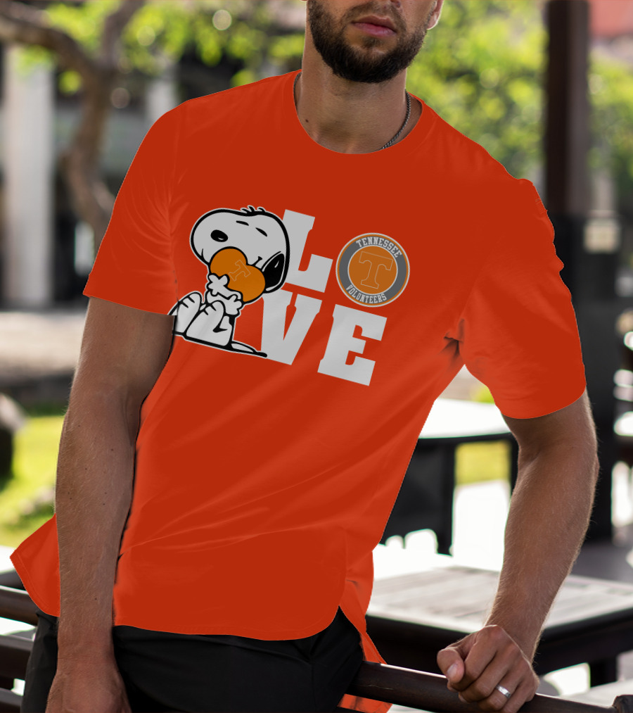 Snoopy Love Tennessee Volunteers Logo Peanuts Football Fan T-Shirt