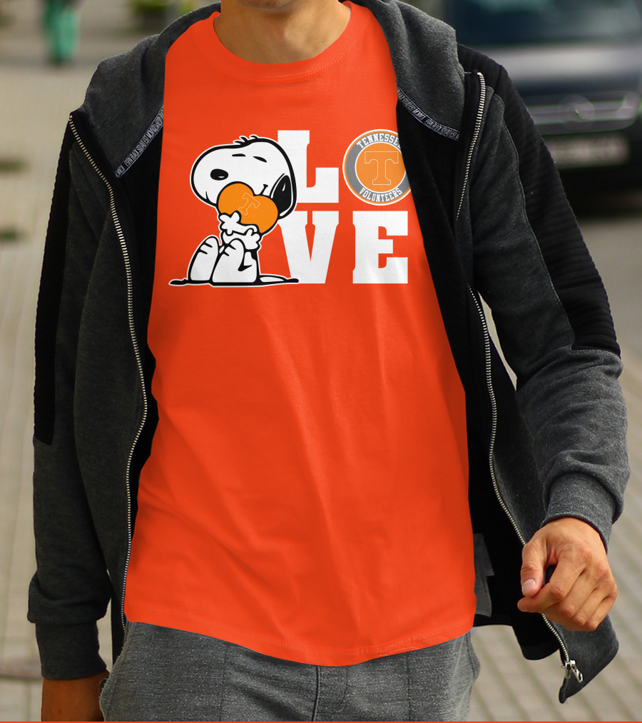 Snoopy Love Tennessee Volunteers Logo Peanuts Football Fan T-Shirt