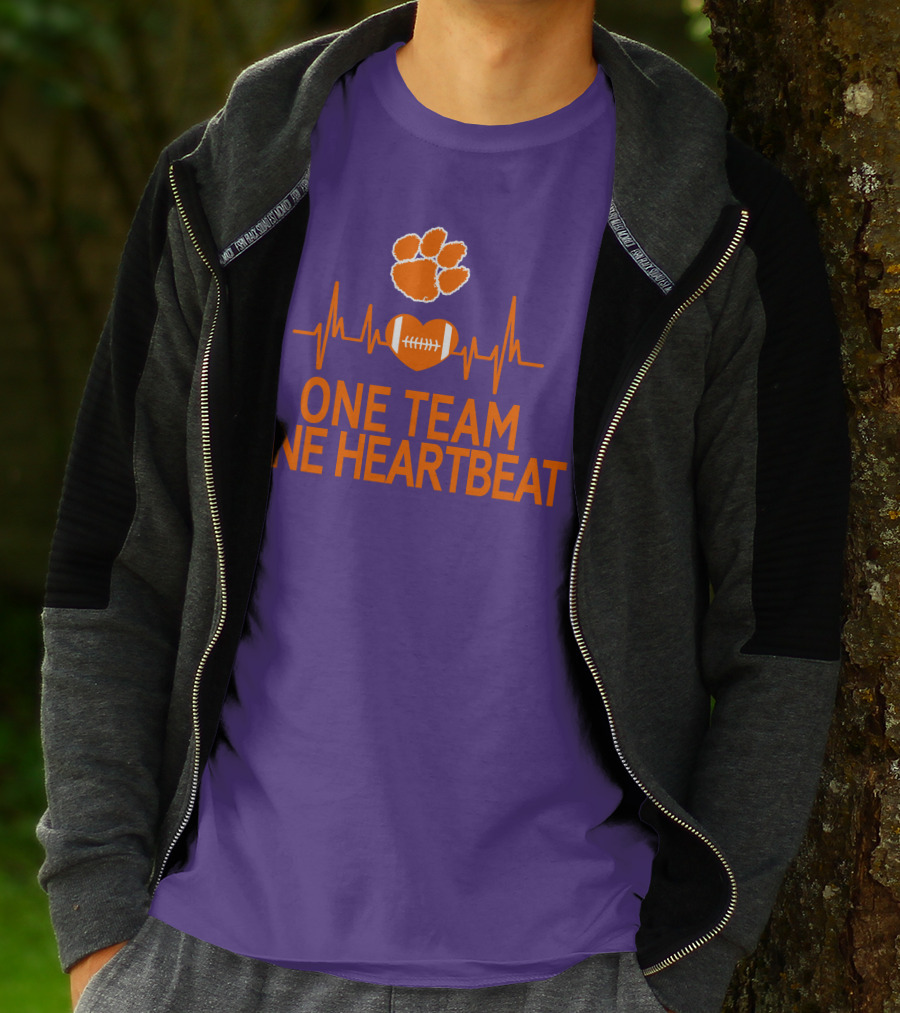 Clemson Tigers One Team One Heartbeat Football Paw Print Heartbeat T-Shirt