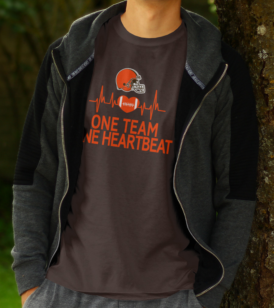 Cleveland Browns Football Helmet One Team One Heartbeat T-Shirt