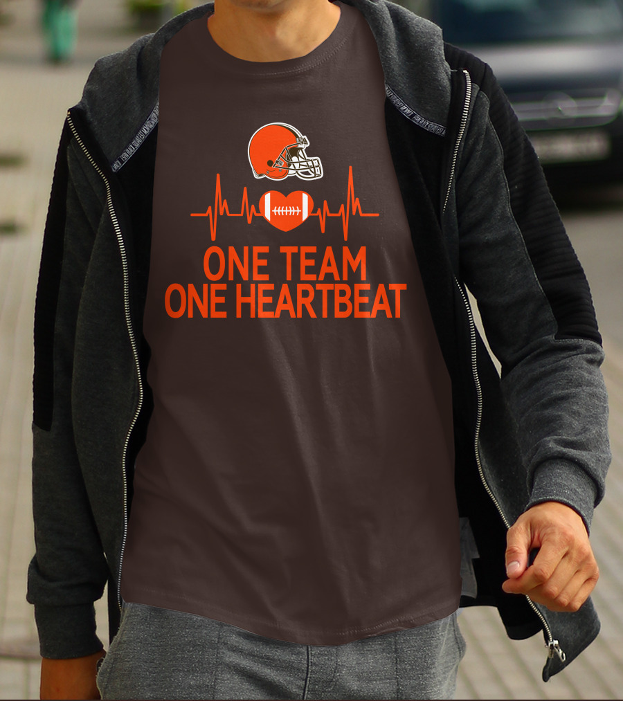 Cleveland Browns Football Helmet One Team One Heartbeat T-Shirt