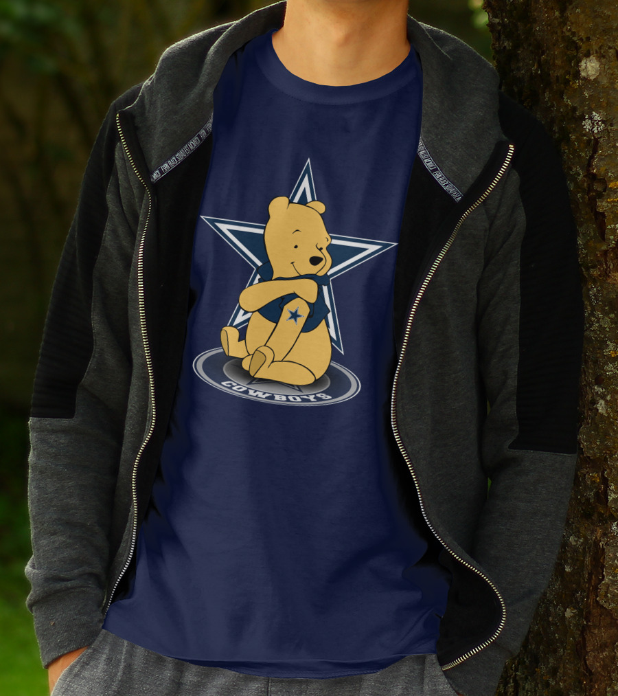Dallas Cowboys Winnie The Pooh Star Logo Hugging Sitting T-Shirt