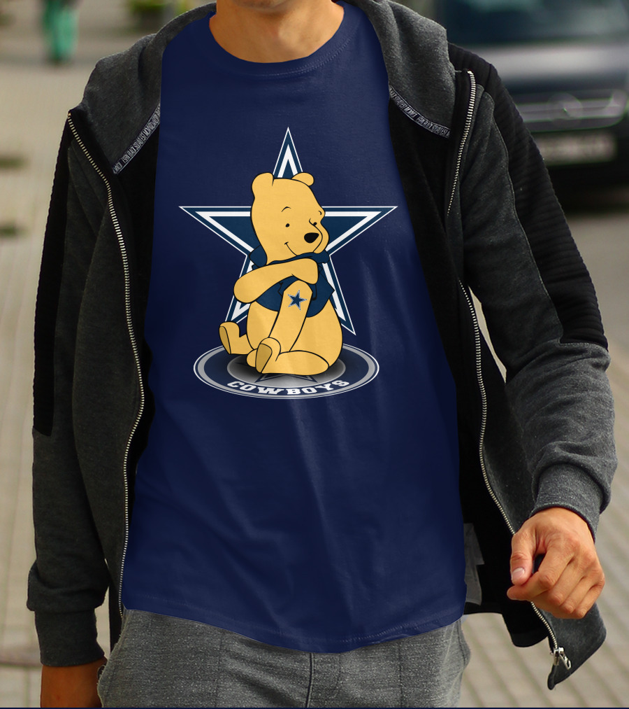 Dallas Cowboys Winnie The Pooh Star Logo Hugging Sitting T-Shirt