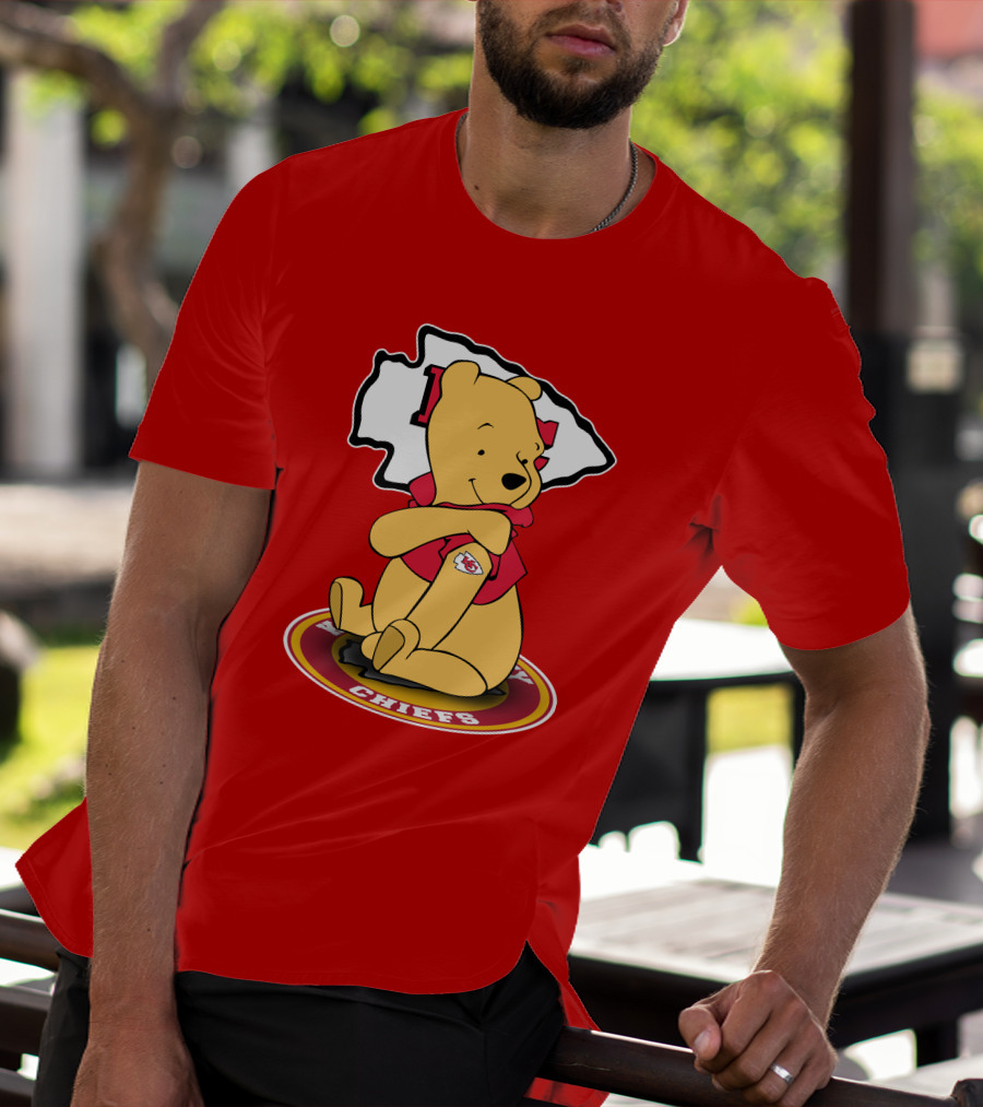 Kansas City Chiefs Winnie The Pooh Sitting On T-Shirt