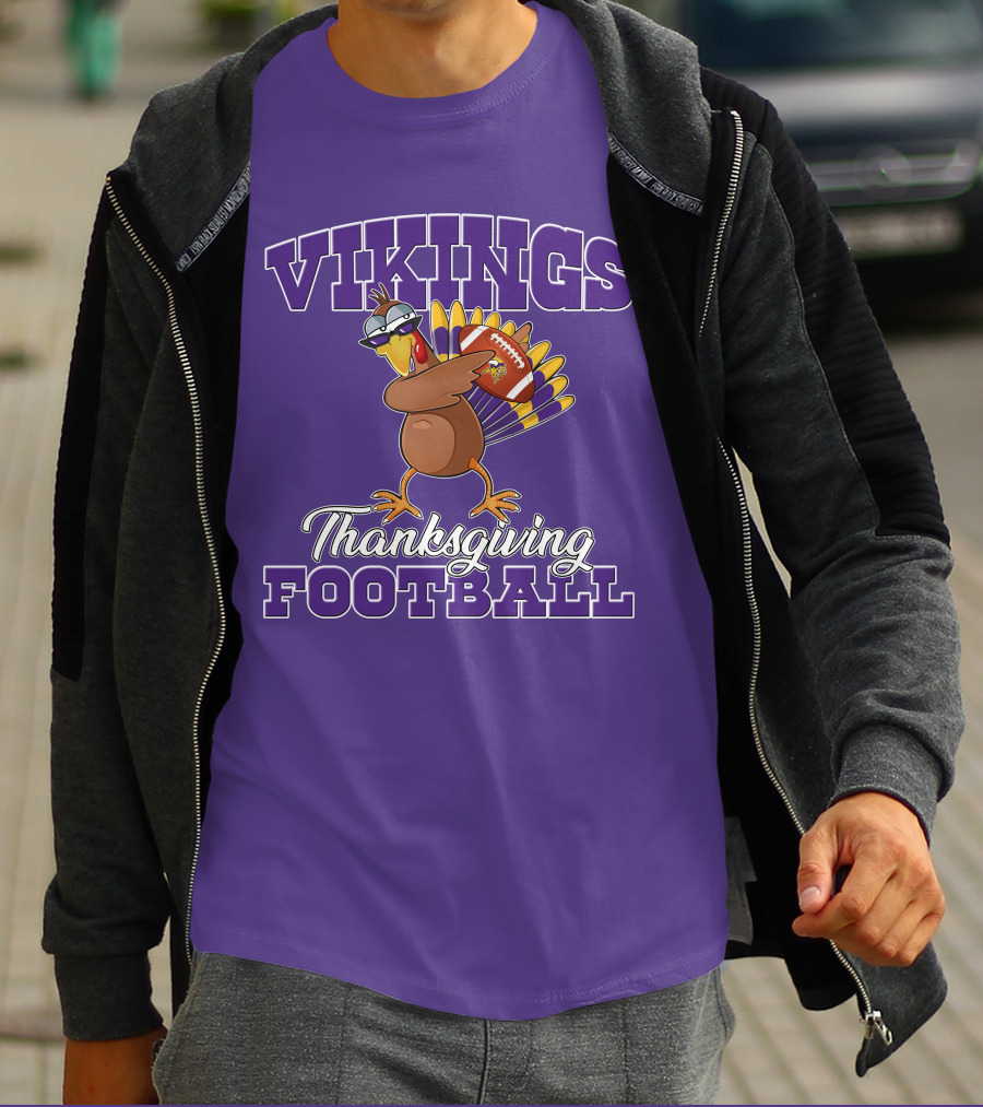 Vikings Thanksgiving Football Turkey Holding Minnesota Logo Ball T-Shirt