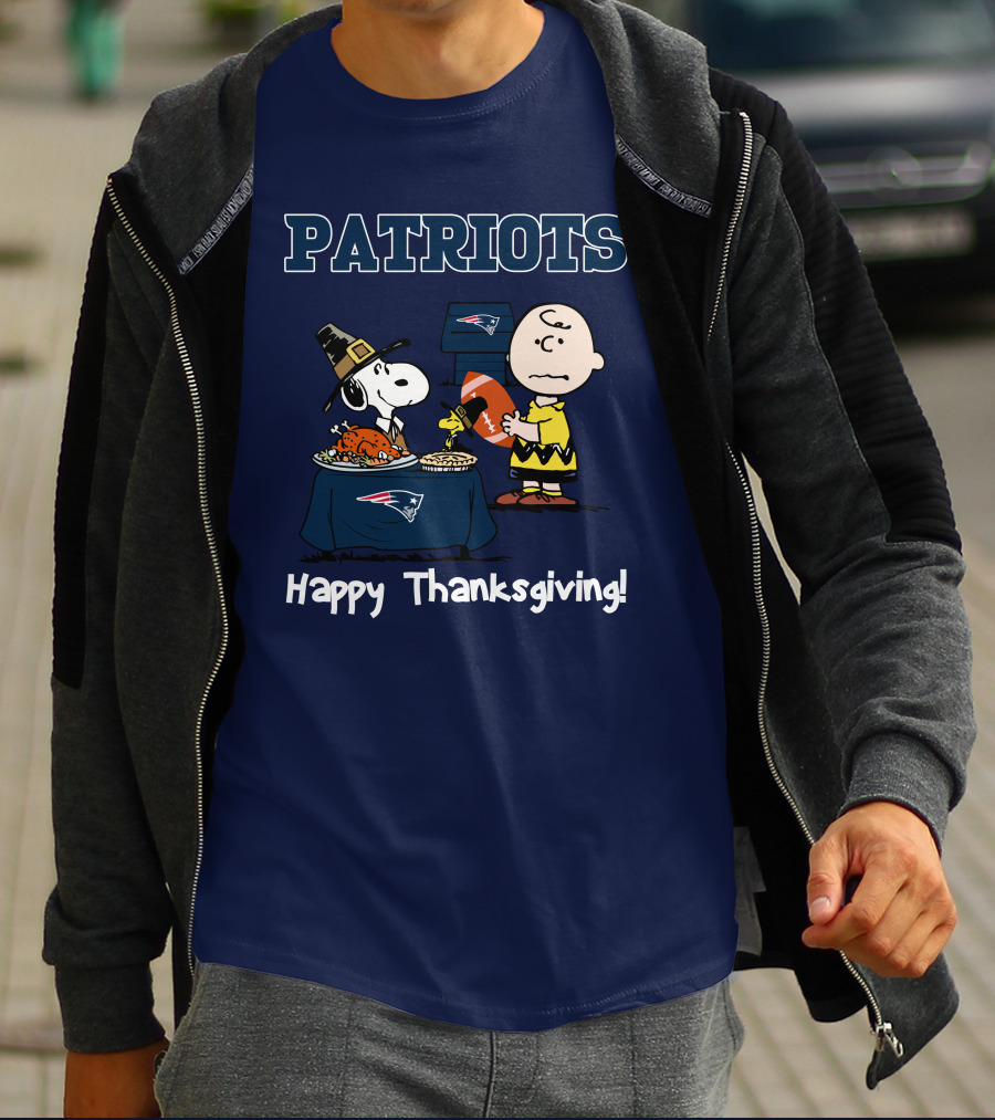 New England Patriots Snoopy Charlie Brown Happy Thanksgiving Football T-Shirt