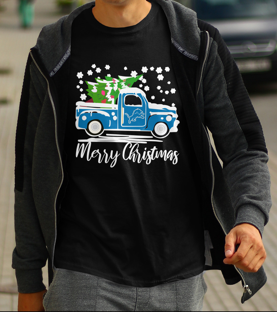 Detroit Lions Vintage Car Merry Christmas Snowy Tree Scene T-Shirt