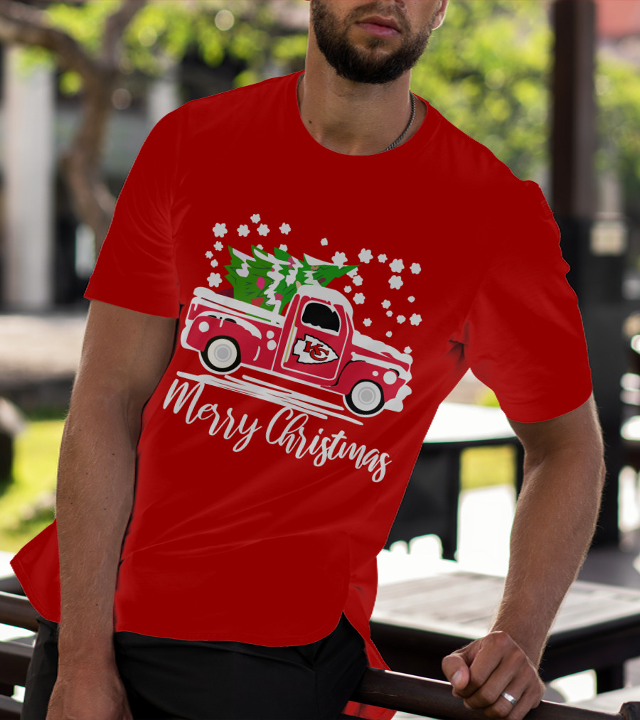 Kansas City Chiefs Vintage Truck Merry Christmas Snowflakes T-Shirt