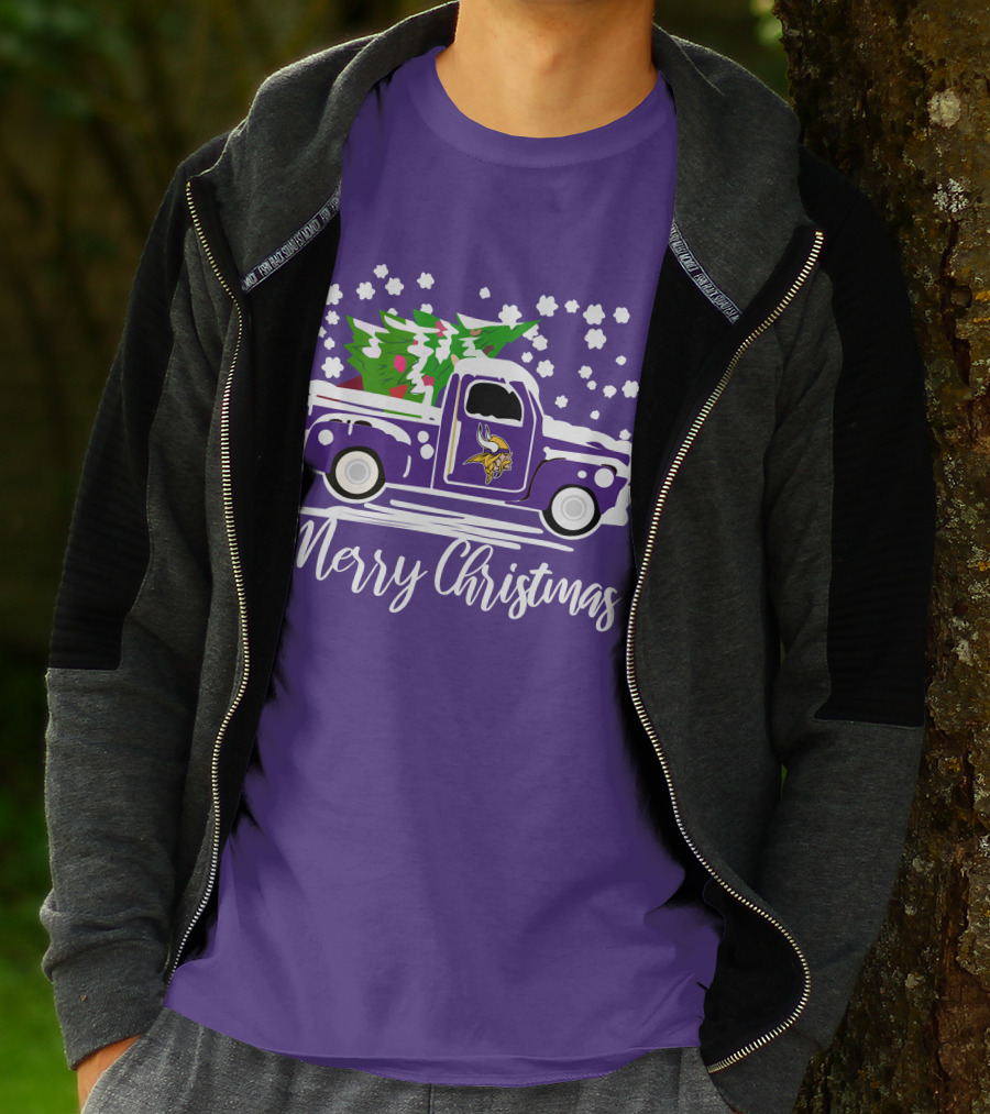 Merry Christmas Minnesota Vikings Vintage Car With Christmas Tree T-Shirt