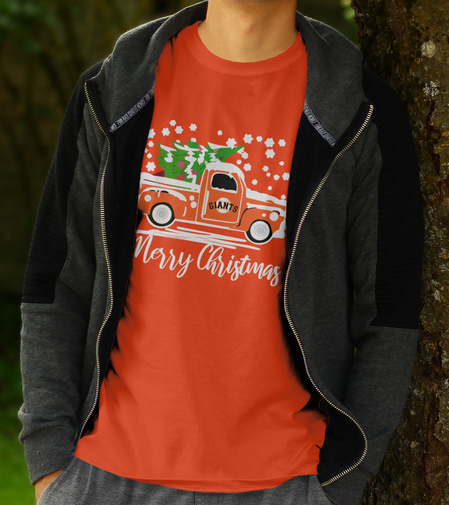 Merry Christmas San Francisco Giants Vintage Car With Snow And Tree T-Shirt