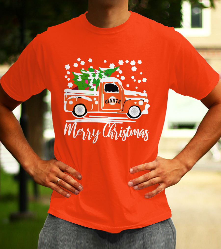 Merry Christmas San Francisco Giants Vintage Car With Snow And Tree T-Shirt