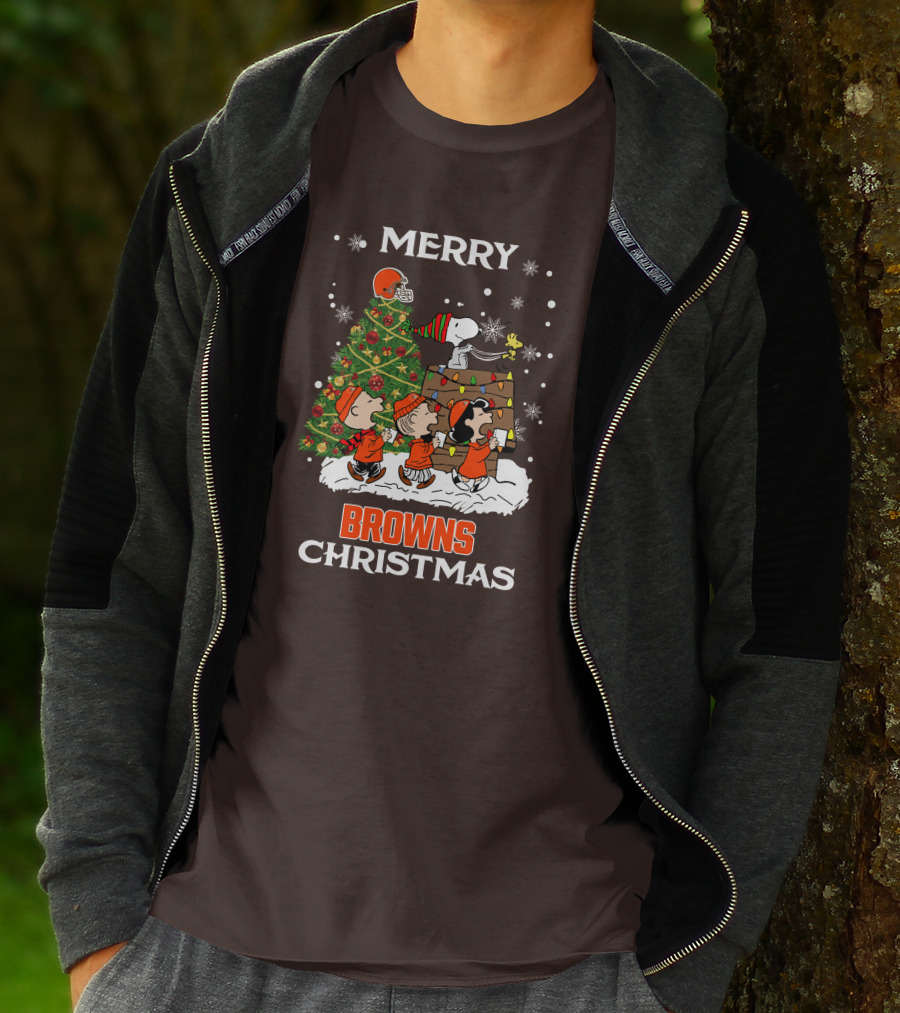 Merry Browns Christmas Peanuts Christmas Tree Celebration T-Shirt