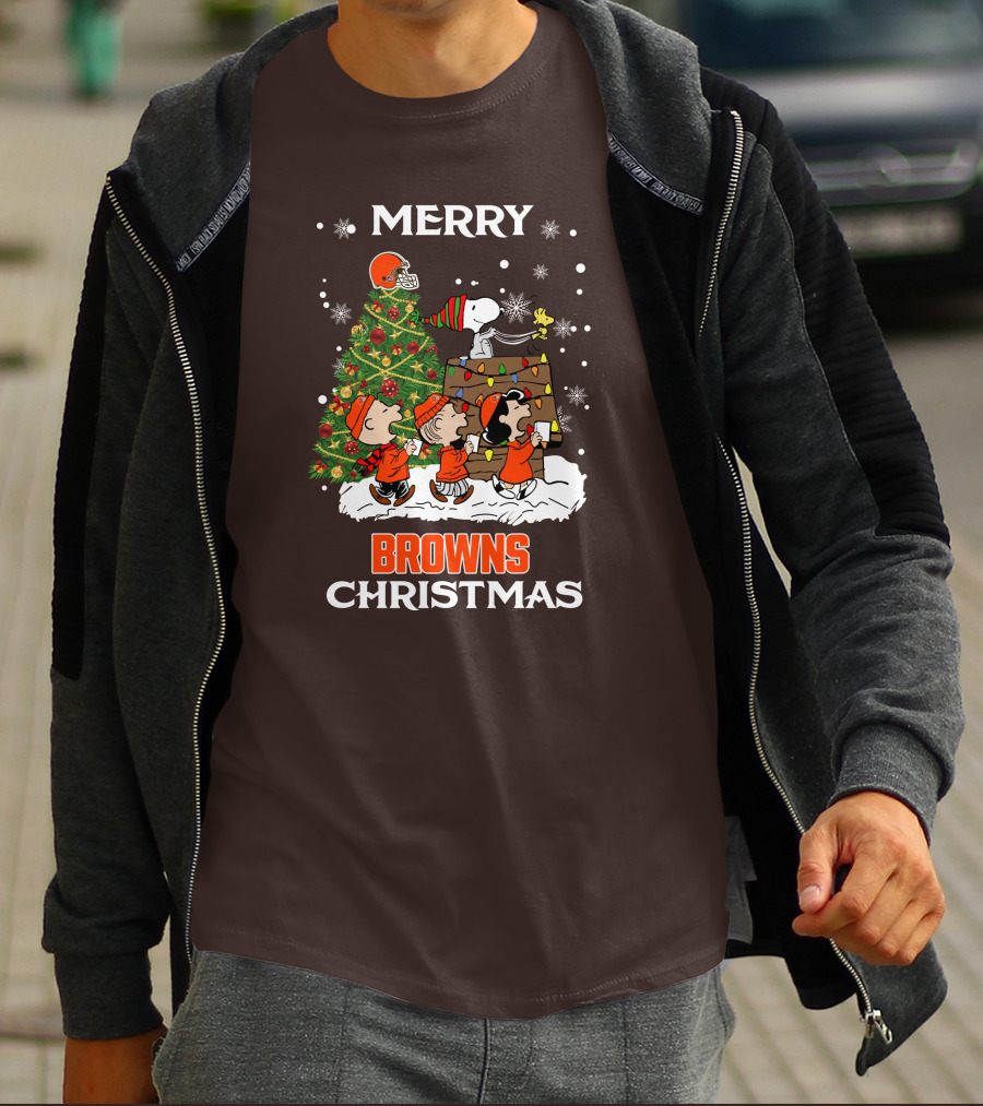 Merry Browns Christmas Peanuts Christmas Tree Celebration T-Shirt