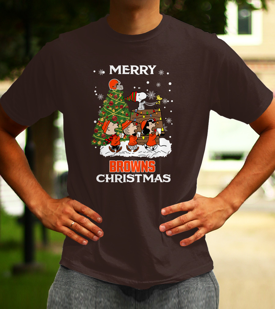 Merry Browns Christmas Peanuts Christmas Tree Celebration T-Shirt