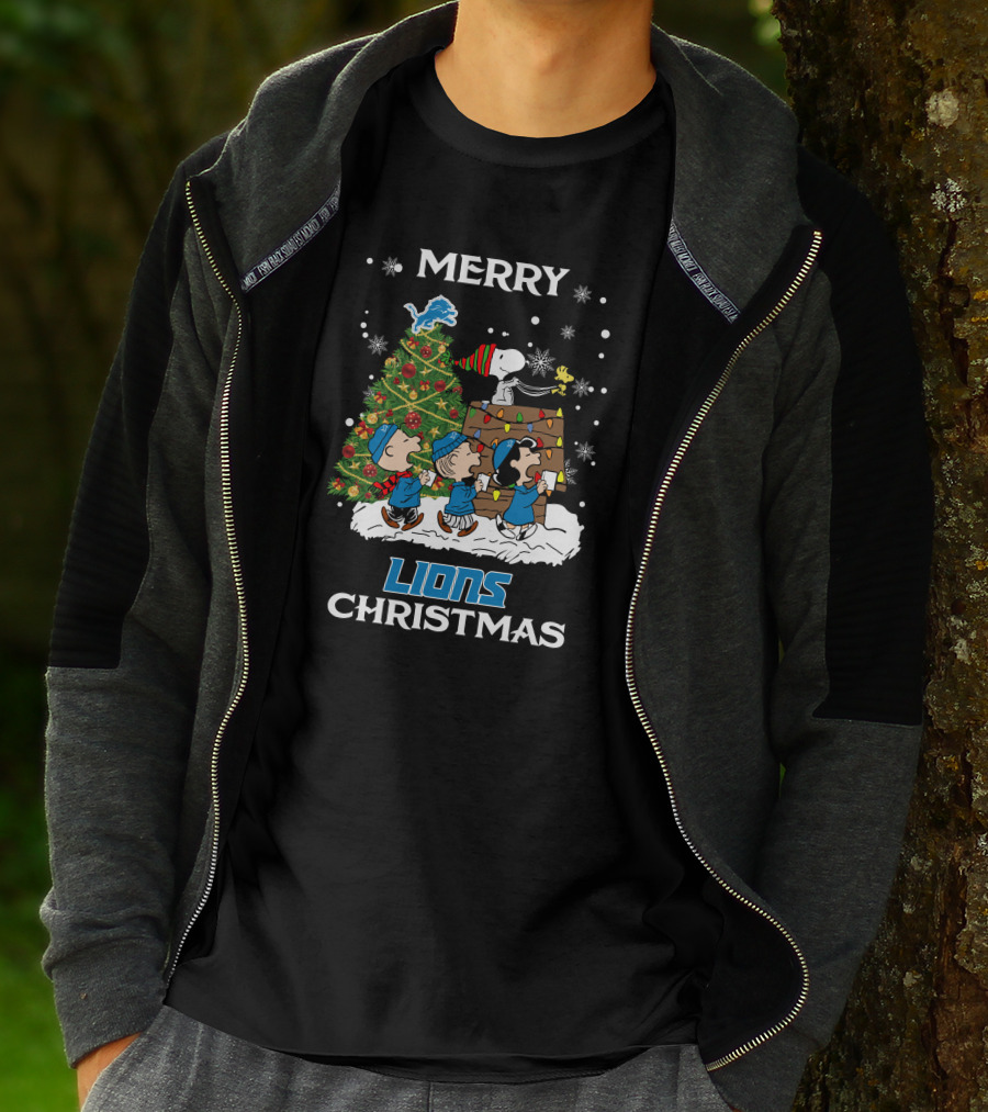 Merry Lions Christmas Detroit Peanuts Tree T-Shirt