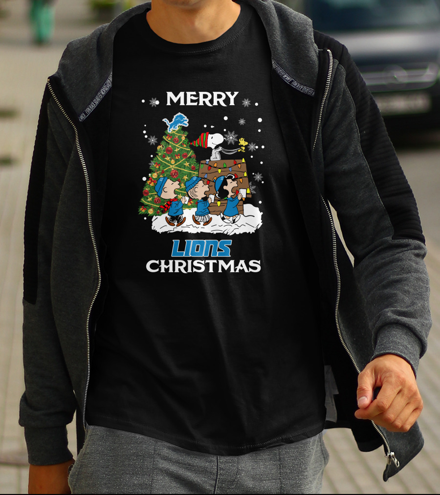 Merry Lions Christmas Detroit Peanuts Tree T-Shirt