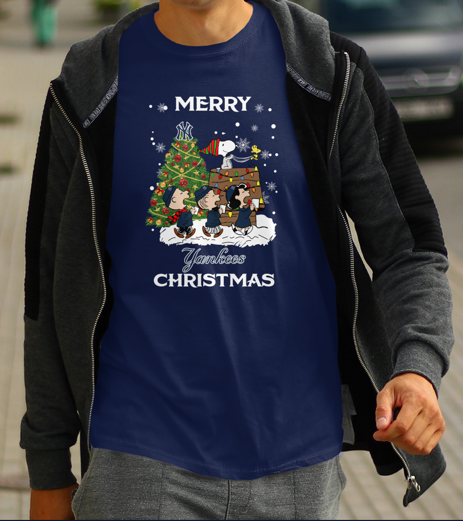 Merry Yankees Christmas Peanuts Tree New York Yankees T-Shirt