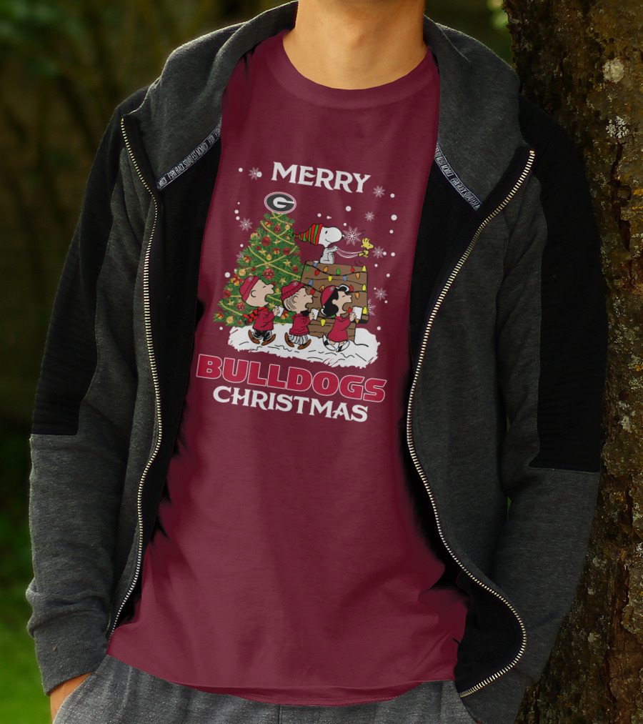 Merry Georgia Bulldogs Christmas Tree Peanuts Holiday Scene T-Shirt