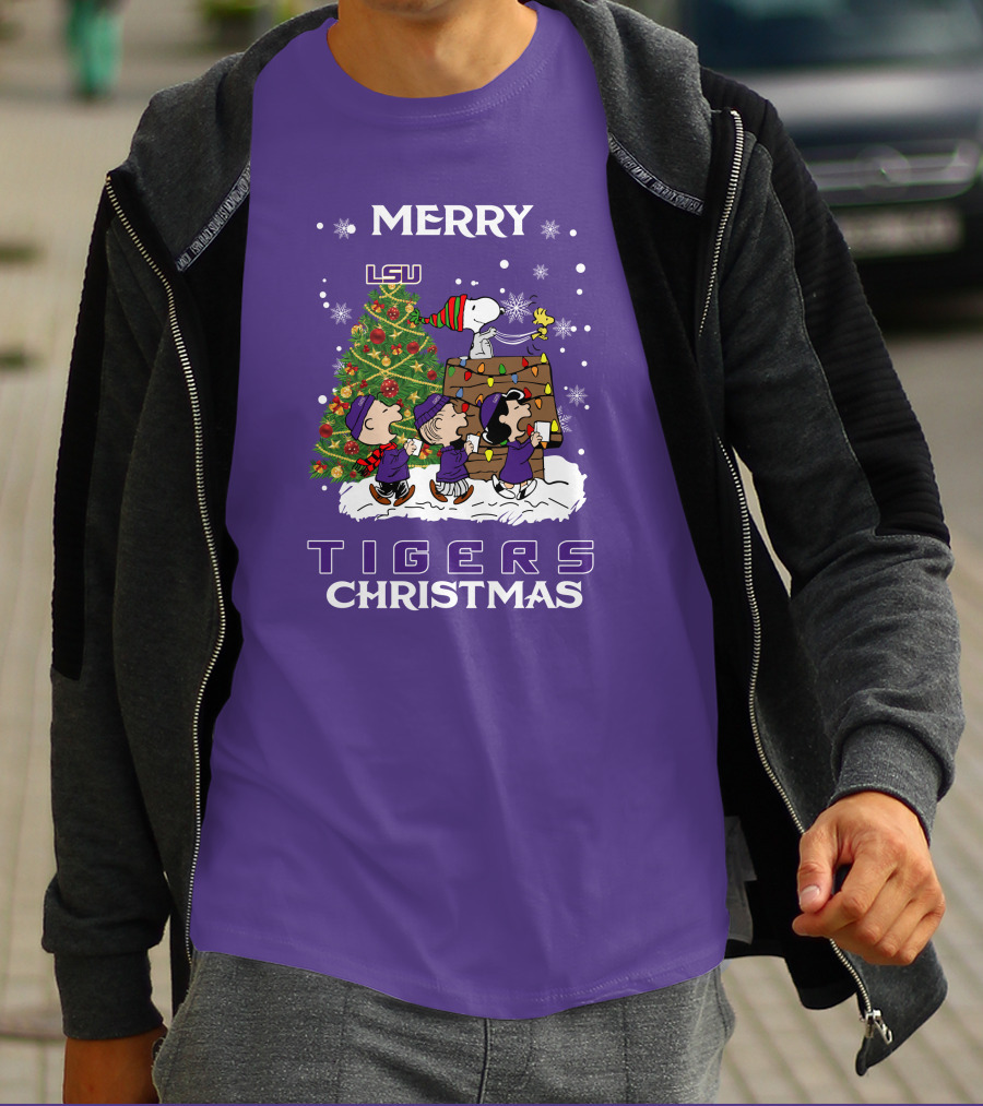 Lsu Tigers Merry Christmas Snoopy Christmas Tree Peanuts T-Shirt