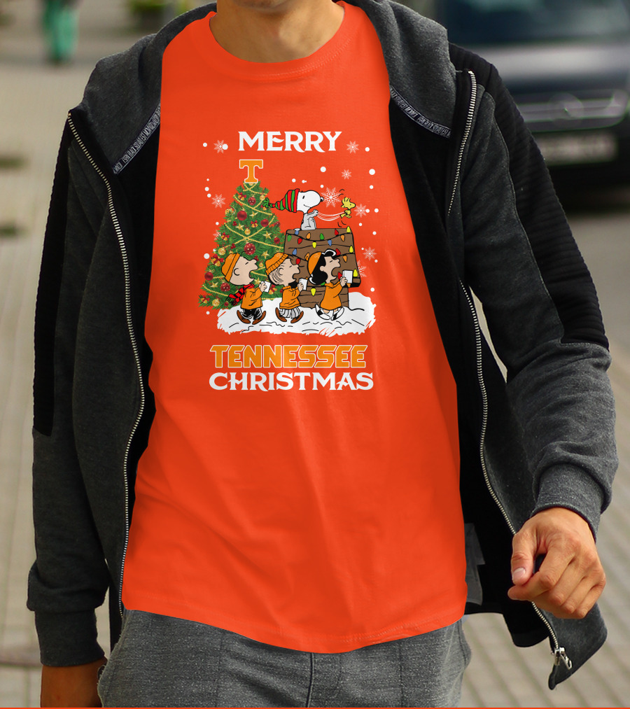 Merry Tennessee Christmas Peanuts Tree With Snoopy And Friends T-Shirt