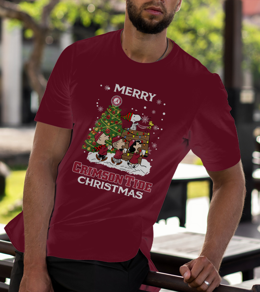 Merry Crimson Tide Christmas Peanuts Alabama Holiday Snowflakes T-Shirt