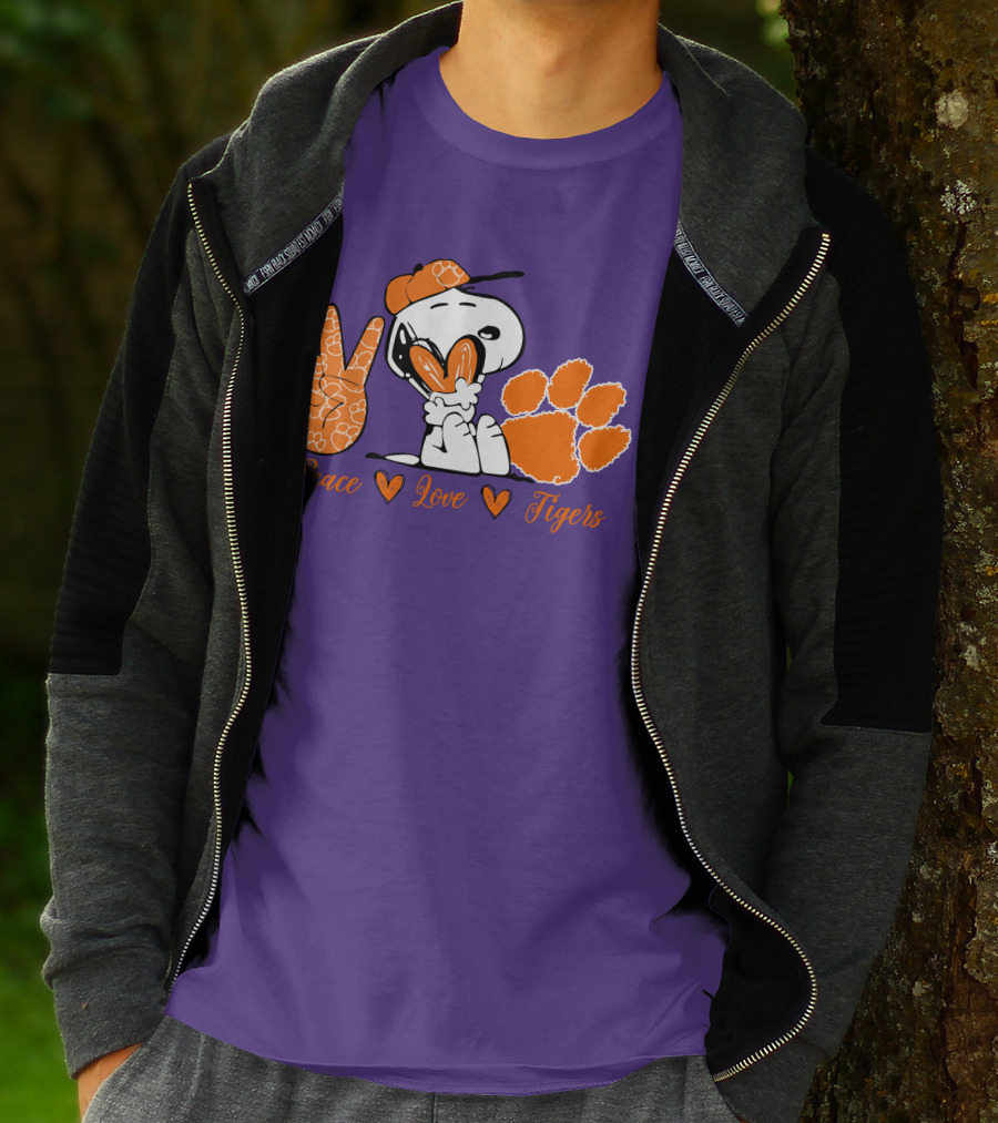 Peace Love Clemson Tigers Snoopy With Paw Print And Heart Icons T-Shirt