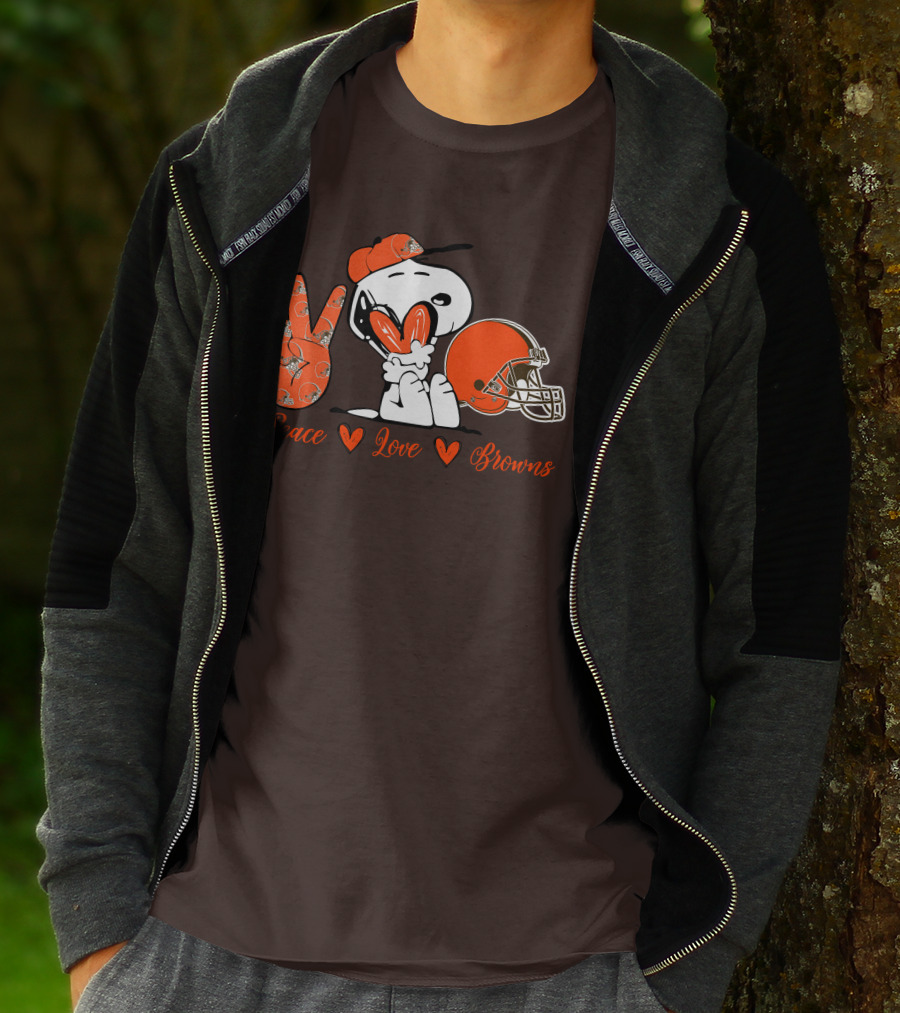 Peace Love Browns Snoopy Cleveland Browns Helmet T-Shirt