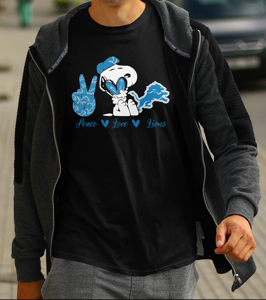 Snoopy Peace Love Lions Detroit Football Team T-Shirt