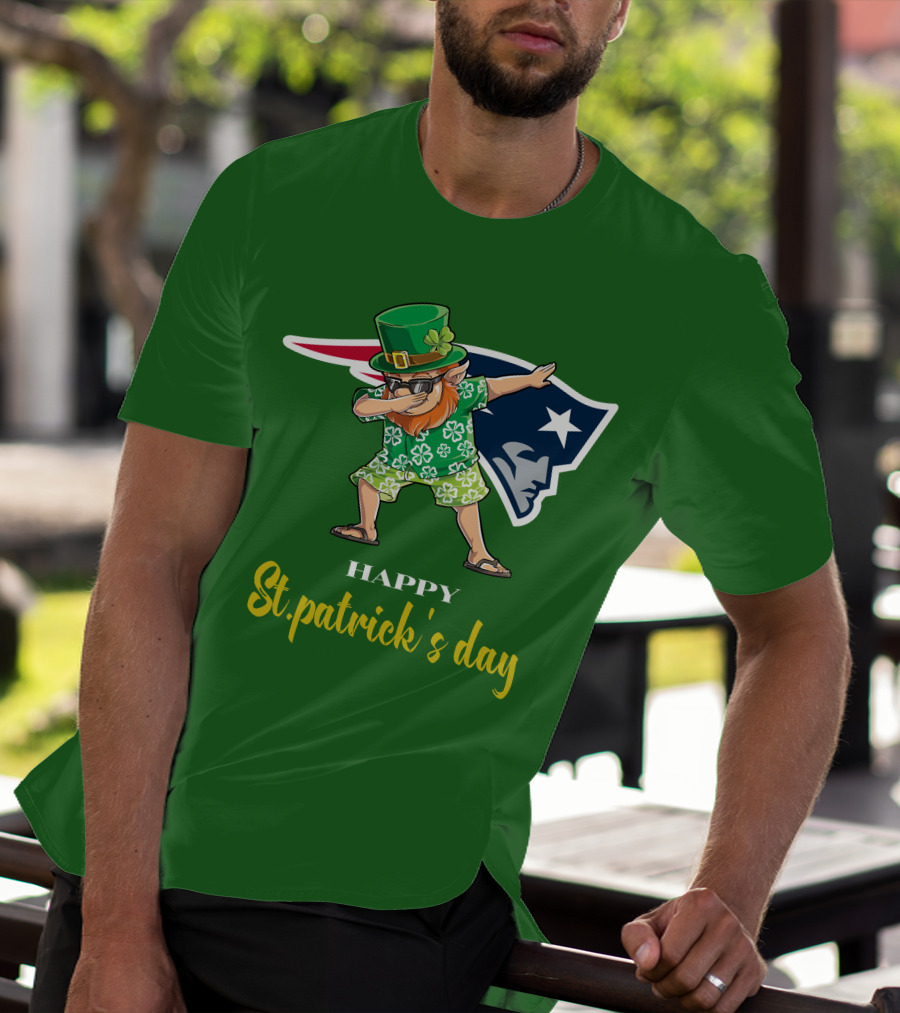 Happy St. Patrick's Day New England Patriots Dabbing Leprechaun T-Shirt