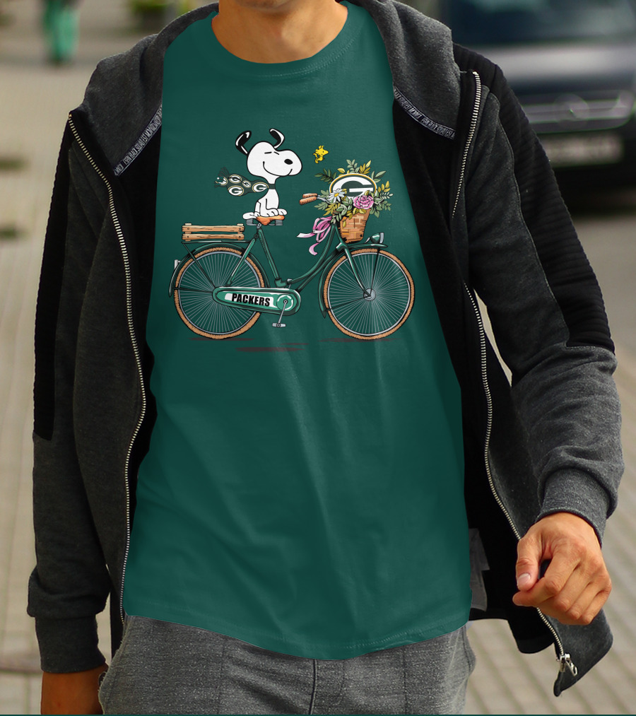 Packers Snoopy On Bicycle With Flowers And Woodstock T-Shirt