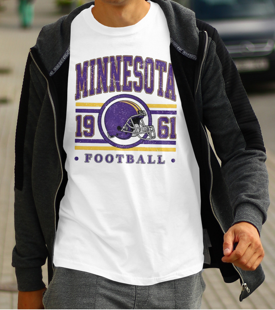 Minnesota Vikings Football Helmet 1961 NFL Vintage Style T-Shirt