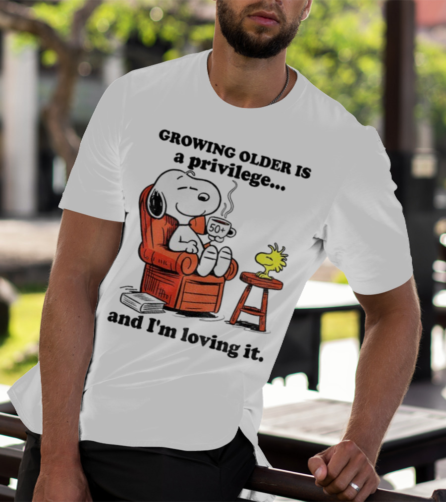 Snoopy And Woodstock Relaxing Growing Older 50+ Privilege And Loving It T-Shirt