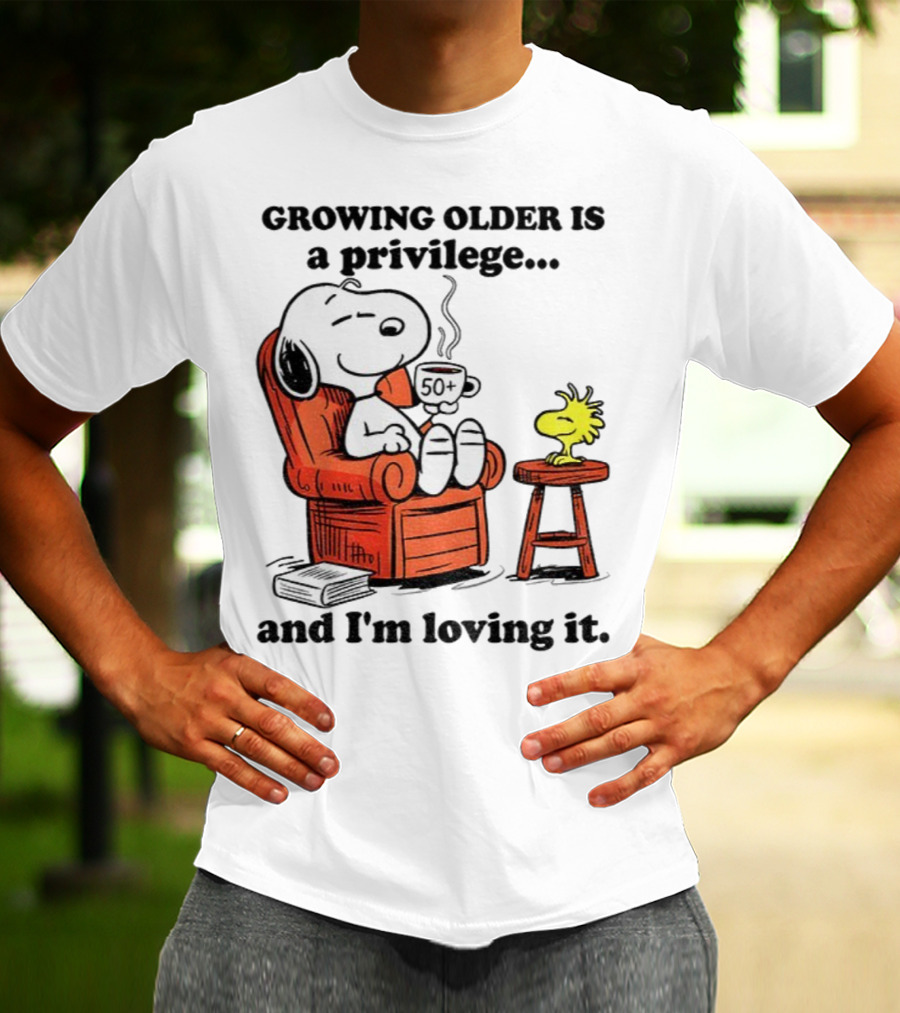 Snoopy And Woodstock Relaxing Growing Older 50+ Privilege And Loving It T-Shirt