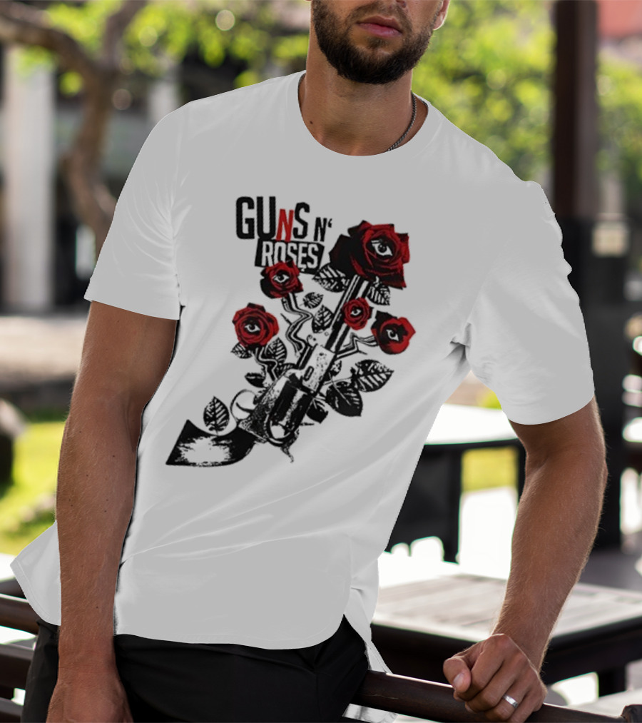 Guns N’ Roses 2025 World Tour Warsaw Red Roses And Pistols T-Shirt