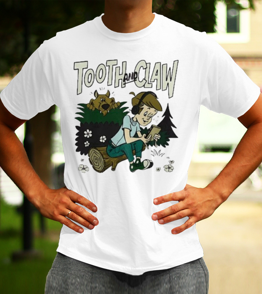 Tooth And Claw Podcast Don’t Look Behind You Headphones Listening Cartoon Dog Forest Scene T-Shirt