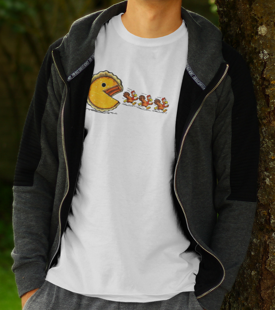 Thanksgiving Turkey Chase With Retro Pumpkin Pie Eating Game Theme T-Shirt