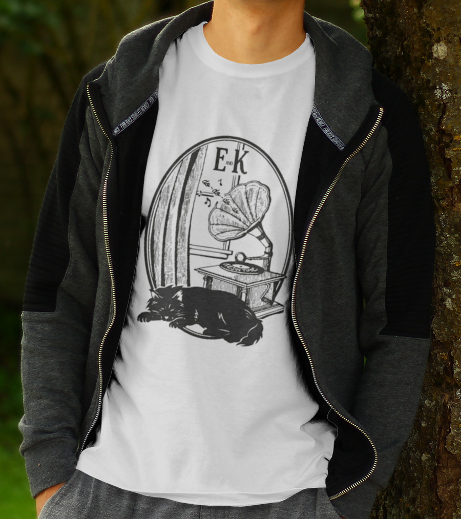 Evan And Katelyn EK Vintage Gramophone Oval Design T-Shirt